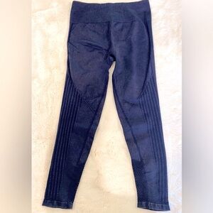 Fabletics Sync Seamless High Waisted 7/8 Legging Washed Deep Blue Size Med